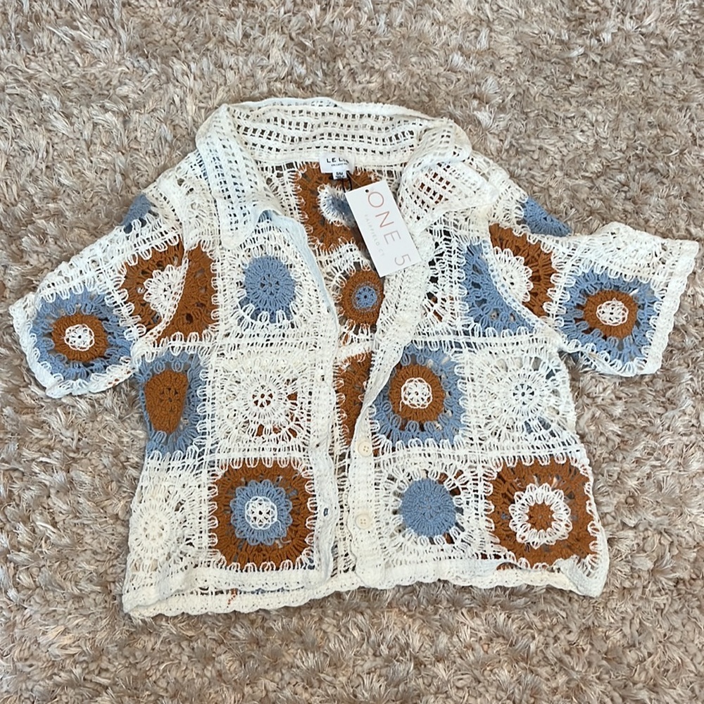 Crocheted beach top - Picture 2 of 3